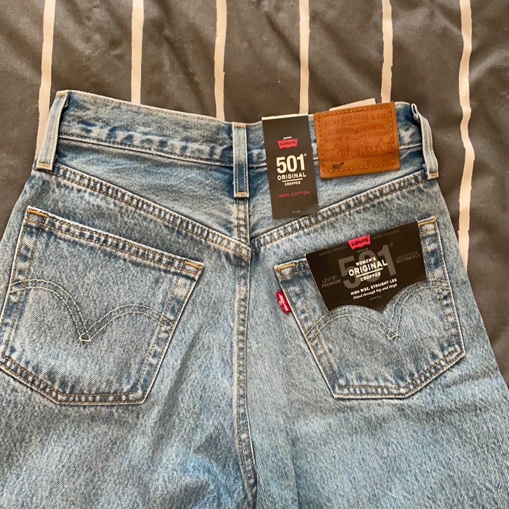 NWT Levi’s Original Cropped Jeans